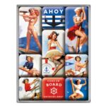 Ett magnet-set i blått, vitt och rött med motiv av pin-up flickor på segelbåt