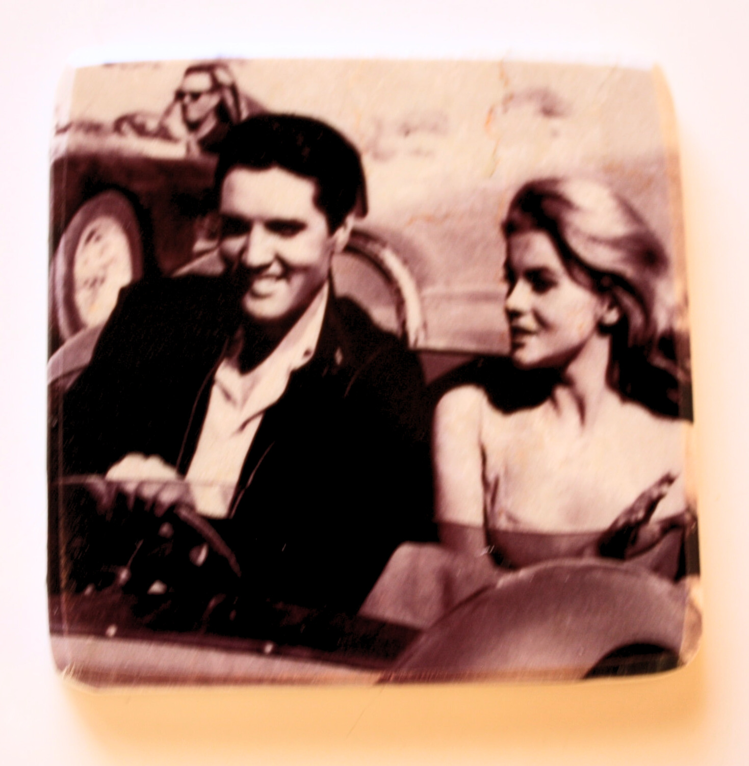 underlaggelvis1 Glasunderlägg Elvis Presley och Ann Margret Olsson